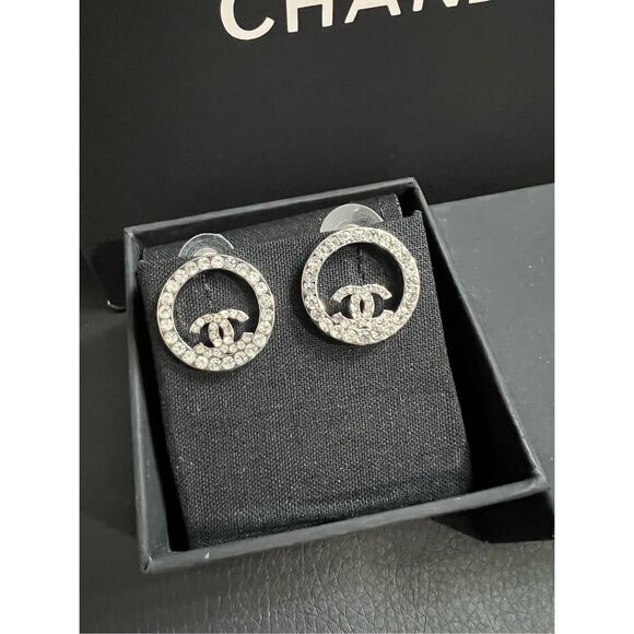 Chanel silver tone round cc rhinestones earrings studs - Picture 2 of 8